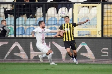 Spor Toto Süper Lig: İstanbulspor: 0 - Hatayspor: 1 (İlk yarı)

