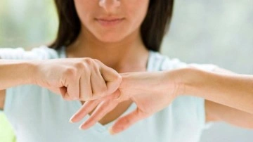 Sürekli parmak çıtlatmak kireçlenme yapar mı? Psikolojik parmak çıtlatmak zararlı mı?