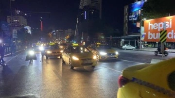 Taksicilerden Filistin'e destek konvoyu