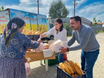 Tarsus Belediyesi, Kadir Gecesi vatandaşlara 6 ton soğan, 7 bin ekmek dağıttı
