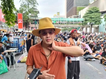 Tayland’da bir müzisyene krala hakaretten 4 yıl hapis cezası
