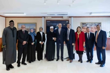 TBMM Başkanı Kurtulmuş, İrlanda’da İslam Kültür Merkezi’ni ziyaret etti
