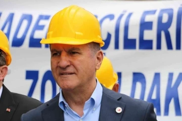 TDP Genel Başkanı Sarıgül, Zonguldak’ta 1 Mayıs kutlamalarına katıldı
