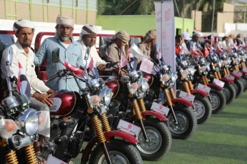 TDV Yemen’de yoksul 100 kişiye 3 tekerlekli motosiklet dağıtımı yaptı
