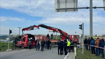 Tekirdağ'da Minibüs ve Tır Çarpıştı: 5 Ölü, 11 Yaralı
