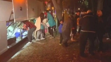 Teksas Valisi, mültecileri otobüslere doldurup Kamala Harris'in evinin önüne bıraktı