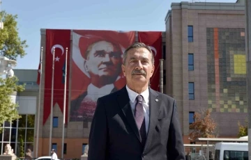 Tepebaşı Belediye Başkanı Dt. Ahmet Ataç’tan 18 Mart mesajı
