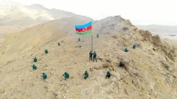 "Teslim olun" çağırısı! Karabağ'da 60'tan fazla mevzi Azerbaycan ordusunun kontr