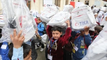 TİKA Kabil Ofisi Ramazan Ayında Afganistan'daki Çocuklara Yardım Ediyor