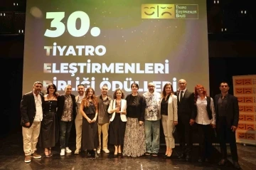 Tiyatro Eleştirmenleri Birliği’nden NKT’ye  yılın oyunu ödülü

