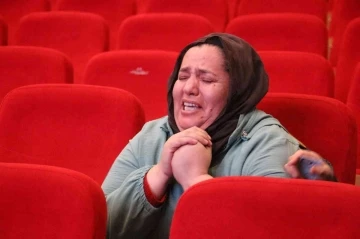 TOKİ kurasında adını duyunca gözyaşlarına boğuldu, Erdoğan’a teşekkür etti
