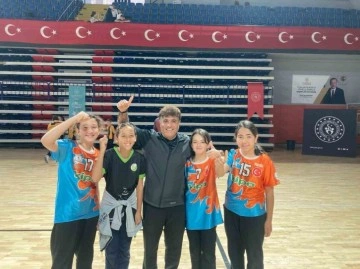 Toparlar Ortaokulu Küçük Kızlar Floor Curling Takımı Türkiye Finallerine Katılmaya Hak Kazandı