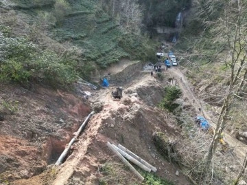 Trabzon'un Hayrat ilçesinde İçme Suyu İsale Hattı Çalışması Sırasında Meydana Gelen Göçükte 3 İşçi Hayatını Kaybetti