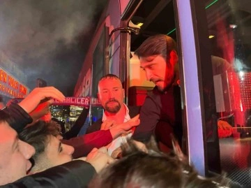 Trabzonspor Taraftarları Coşkulu Karşılama Yaptı, TFF İstifaya Davet Edildi