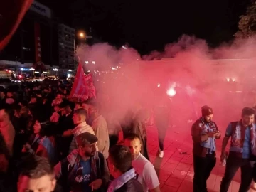 Trabzonspor’un şampiyonluğu Başkentte coşkuyla kutlandı
