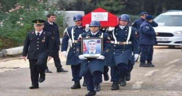 Trafik kazasında hayatını kaybeden askerin naaşı memleketine uğurlandı
