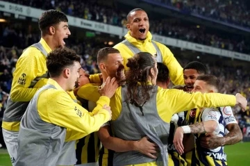 Trendyol Süper Lig: Fenerbahçe: 4 - Adana Demirspor: 2 (Maç sonucu)
