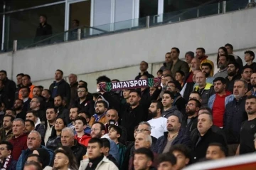 Trendyol Süper Lig: Hatayspor: 1 - Antalyaspor: 1 (İlk yarı)
