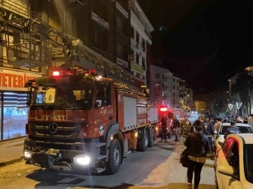 Tunceli'de apartman boşluğunda çıkan yangında evcil hayvanlar kurtarıldı