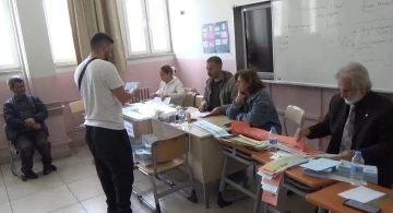 Tunceli’de oy sayımı devam ediyor
