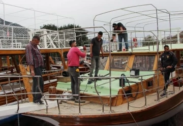 Tur tekneleri Adrasan'ın mavi sularıyla buluşmaya hazırlanıyor