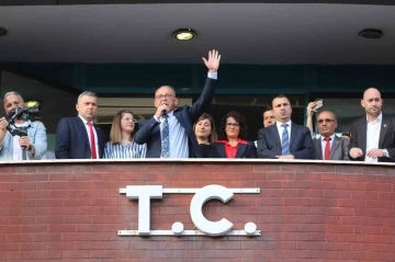 Turgutlu Belediye Başkanı Akın mazbatasını aldı
