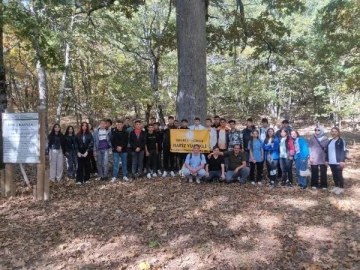 Turizm öğrencilerinin rotası kasnak meşesi ormanı