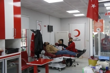 Türk Kızılayı günde ortalama bin 150 hastanenin kan ihtiyacını karşılıyor
