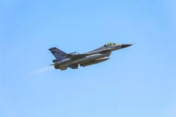 Türk Yıldızları yerine F-16’lar Antalya semalarında olacak 