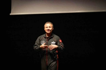 Türkiye’nin ilk Astronotu Alper Gezeravcı gençlere ilham oluyor
