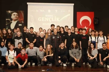 Türkiye’nin ilk astronotu Gezeravcı, Bursa’da öğrencilerle buluştu
