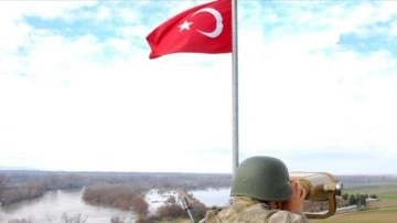 Türkiye'den Yunanistan'a geçmeye çalışan 10'u FETÖ mensubu 11 kişi yakalandı