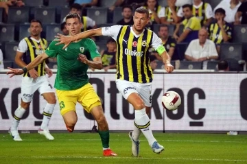 UEFA Avrupa Konferans Ligi: Fenerbahçe: 2 - Zimbru: 0 (İlk yarı)
