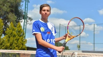 Ukrayna’dan kaçan 14 yaşındaki tenisçi spora Adana’da devam edecek