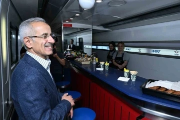 Ulaştırma ve Altyapı Bakanı Uraloğlu: “Yüksek hızlı trenlerimizle taşıdığımız yolcu sayısı 79,5 milyonu geçti”
