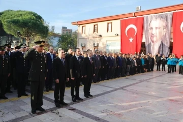 Ulu Önder Atatürk, İzmir’in ilçelerinde törenlerle anıldı
