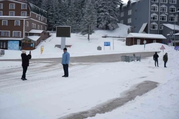 Uludağ’a Mart karı...40 yıl sonra yeniden kar gördü
