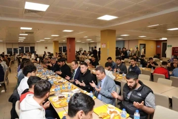 Vali Akbıyık, KYK öğrencileri ile iftar yaptı
