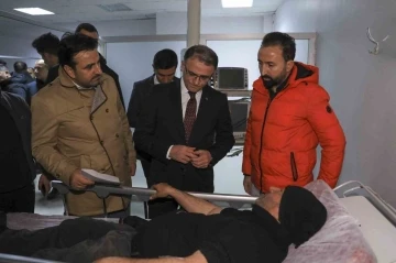 Vali Balcı, çığdan kurtulan yaralıları hastanede ziyaret etti
