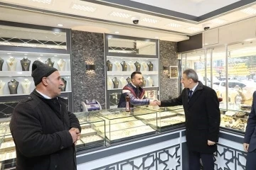 Vali Karaömeroğlu, esnaf ve vatandaşları ziyaret etti
