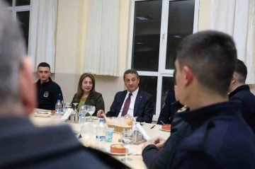 Vali Karaömeroğlu, polis adaylarıyla bir araya geldi
