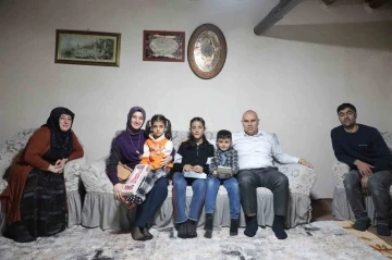 Vali Koç ve eşi, Polat ailesinin iftar sofrasına konuk oldular

