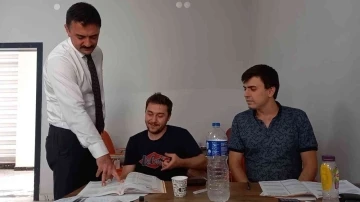 Vali Tekbıyıkoğlu’ndan üniversite adaylarına sınav öncesi moral ziyareti
