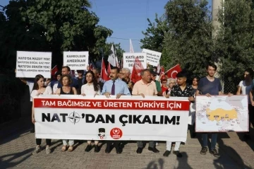 Vatan Partisi ve TGB, İncirlik Üssü önünde ’Türkiye NATO’dan çıksın’ diye eylem yaptı
