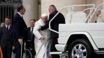 Vatikan Devlet Başkanı Papa Franciscus hastaneye kaldırıldı