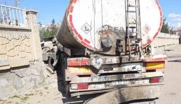 Viranşehir'de Trafik Kazası: 1 Kişi Hayatını Kaybetti, 2 Kişi Yaralandı