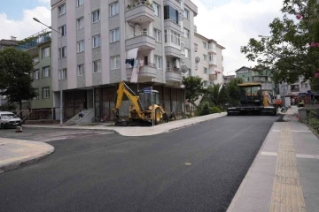 Yalova Belediyesi 10 günde 4 bin 500 ton asfalt döktü
