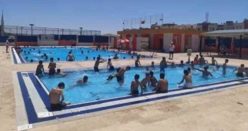 Yaz mevsiminde 800 bin kişi Şanlıurfa’daki havuzlarda yüzdü