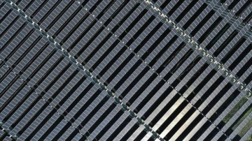 Yenilenebilir Enerjide Büyük Artış: Güneş Enerjisi Santralleri Öne Çıkıyor