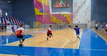 Yıldızlar Hentbol Türkiye Şampiyonası Zonguldak’ın ev sahipliğinde sürüyor